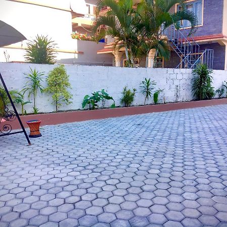 Hotel Buttercup Pokhara Luaran gambar