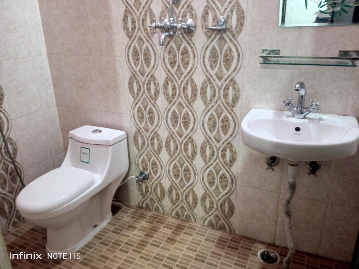 Hotel Buttercup Pokhara Luaran gambar