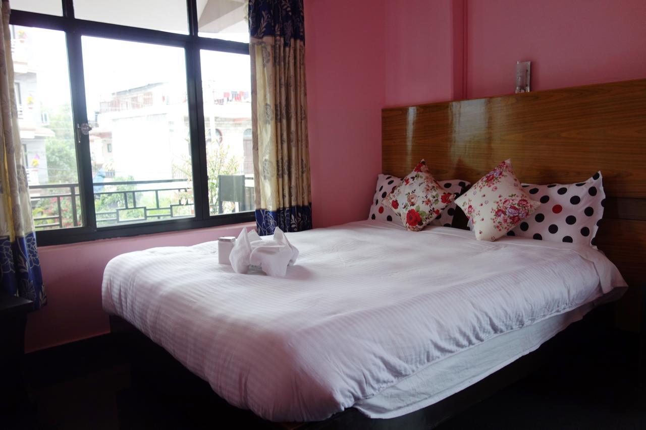 Hotel Buttercup Pokhara Luaran gambar