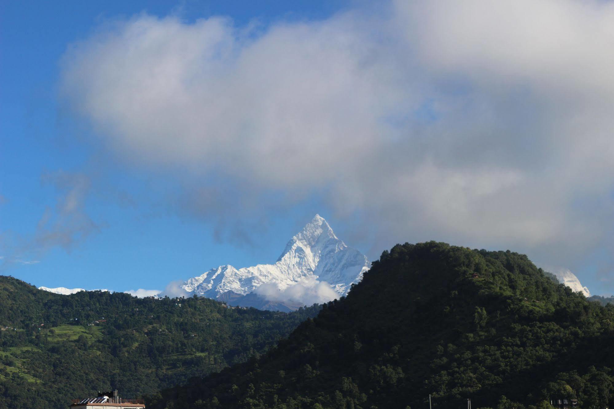Hotel Buttercup Pokhara Luaran gambar