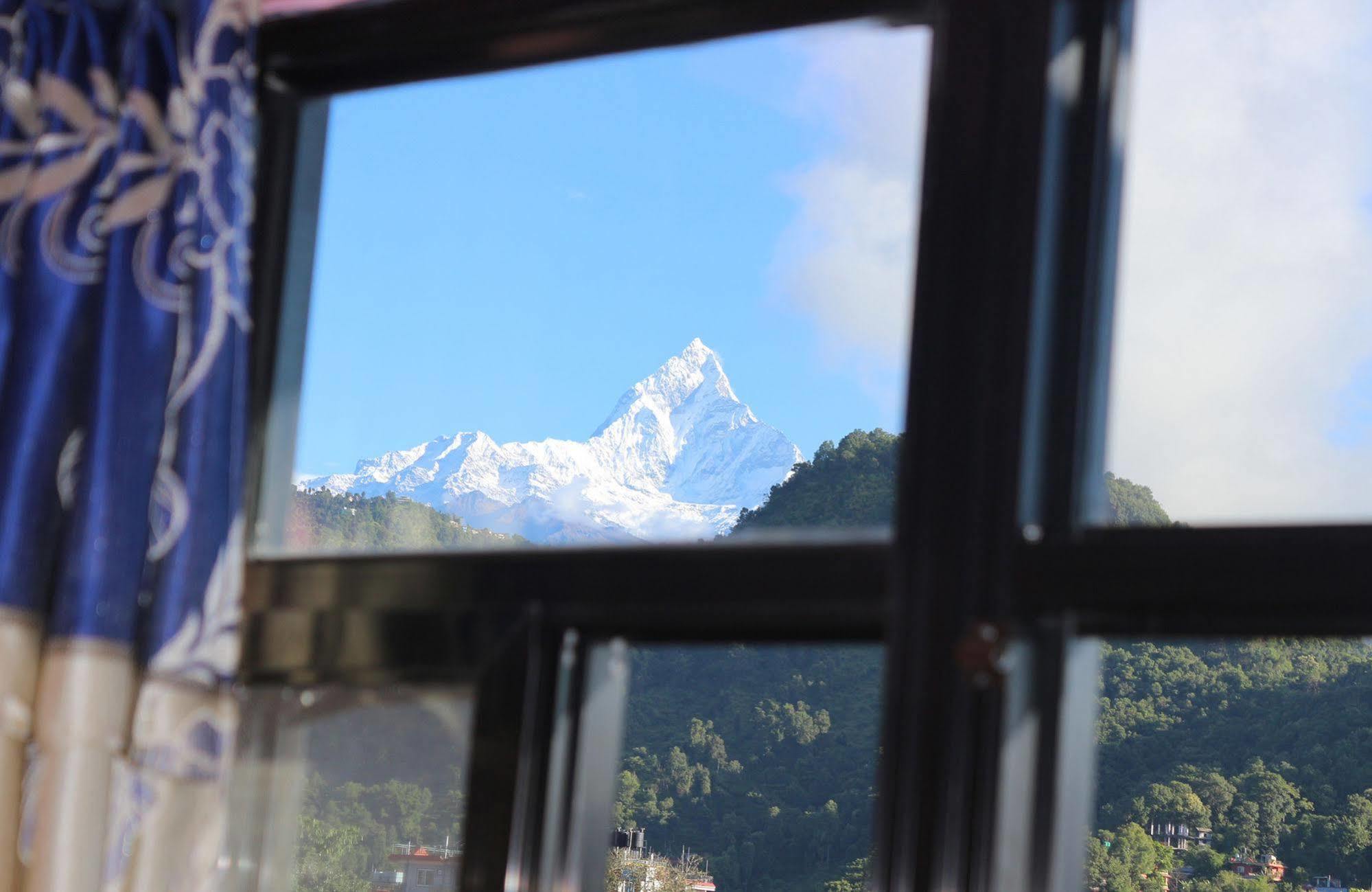 Hotel Buttercup Pokhara Luaran gambar