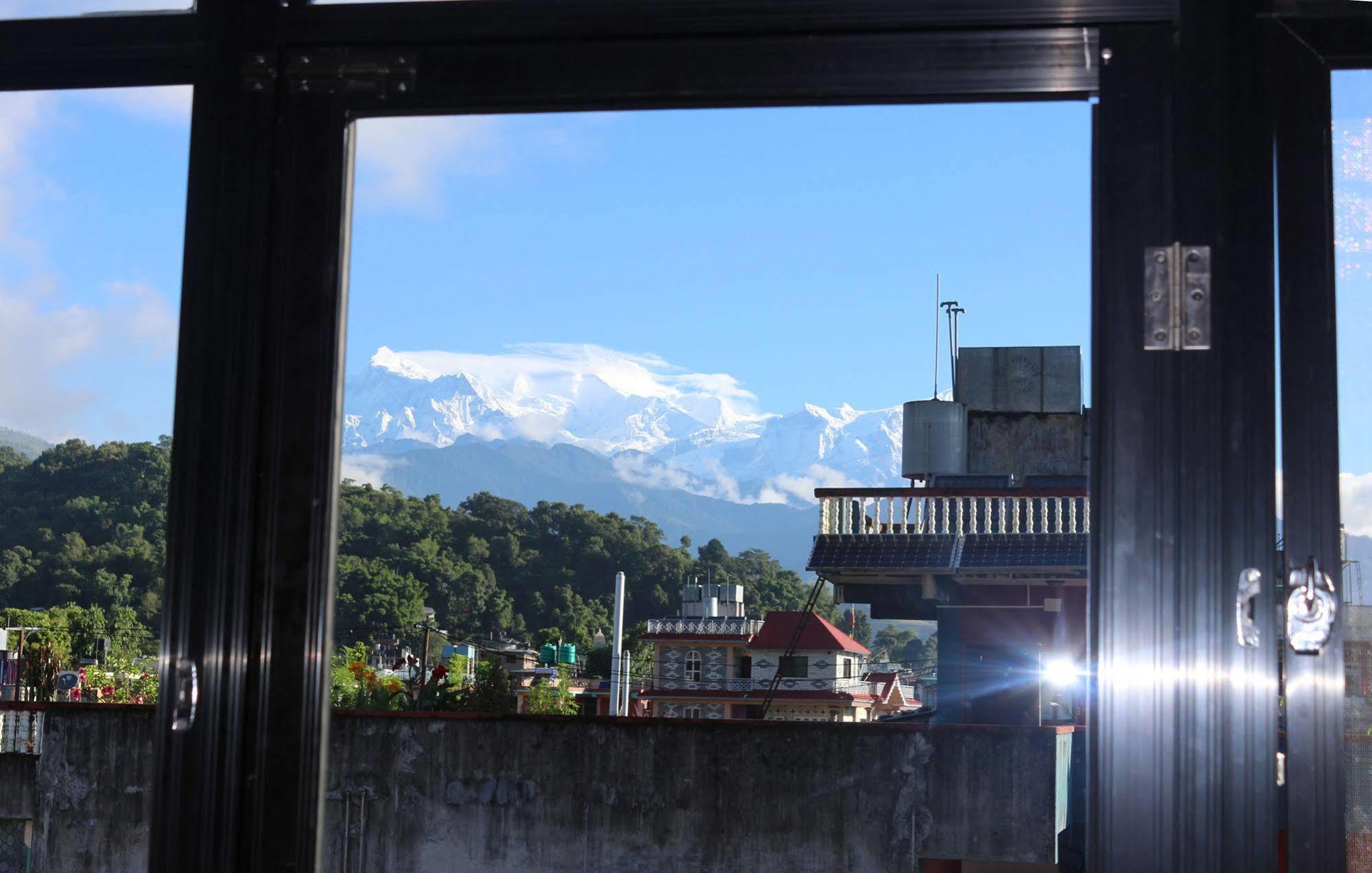 Hotel Buttercup Pokhara Luaran gambar