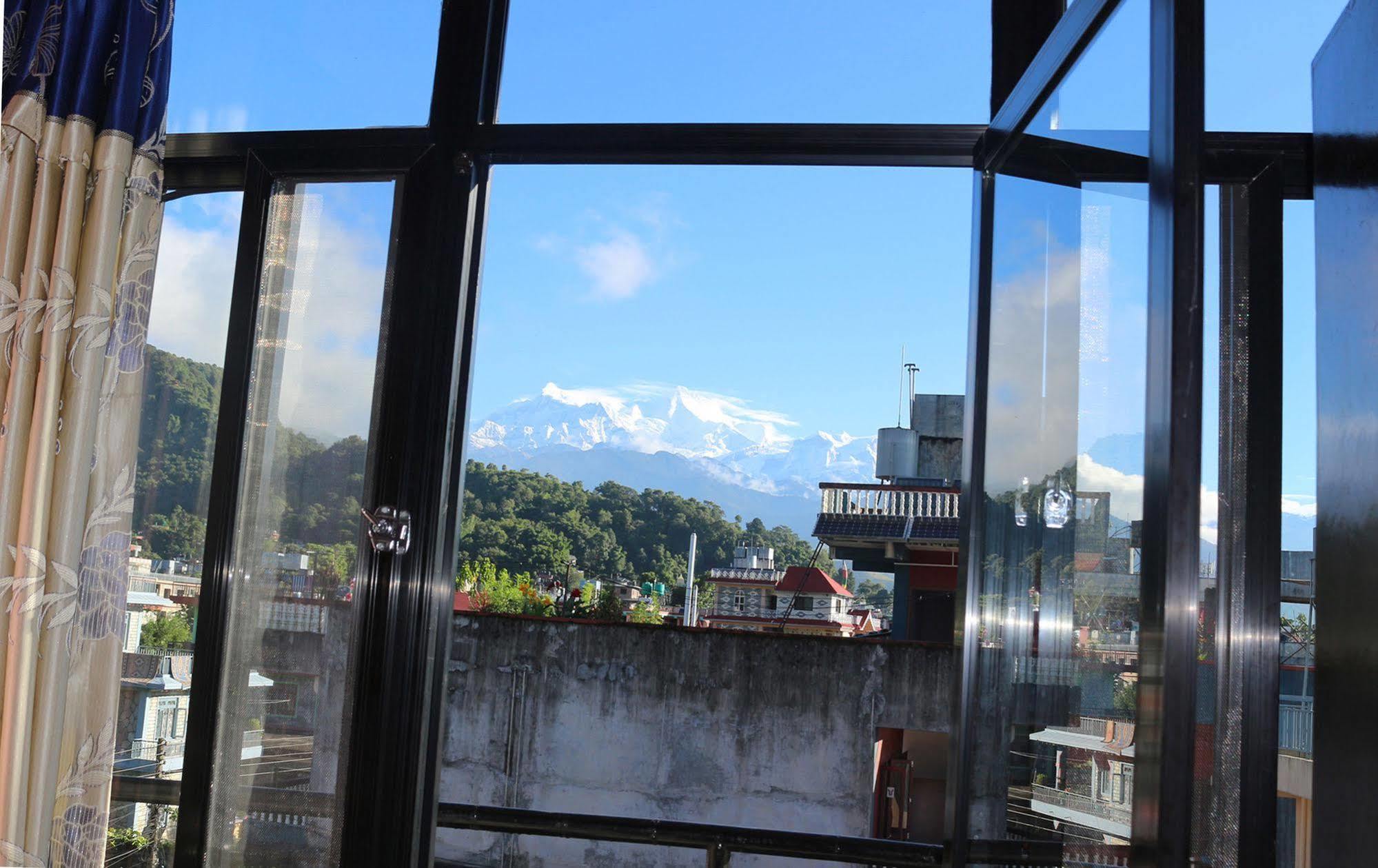 Hotel Buttercup Pokhara Luaran gambar